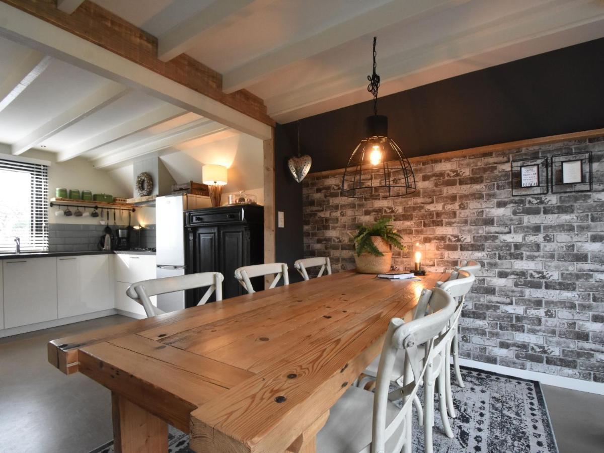 Balmy Holiday Home In Tuitjenhorn With Fenced Garden Ngoại thất bức ảnh