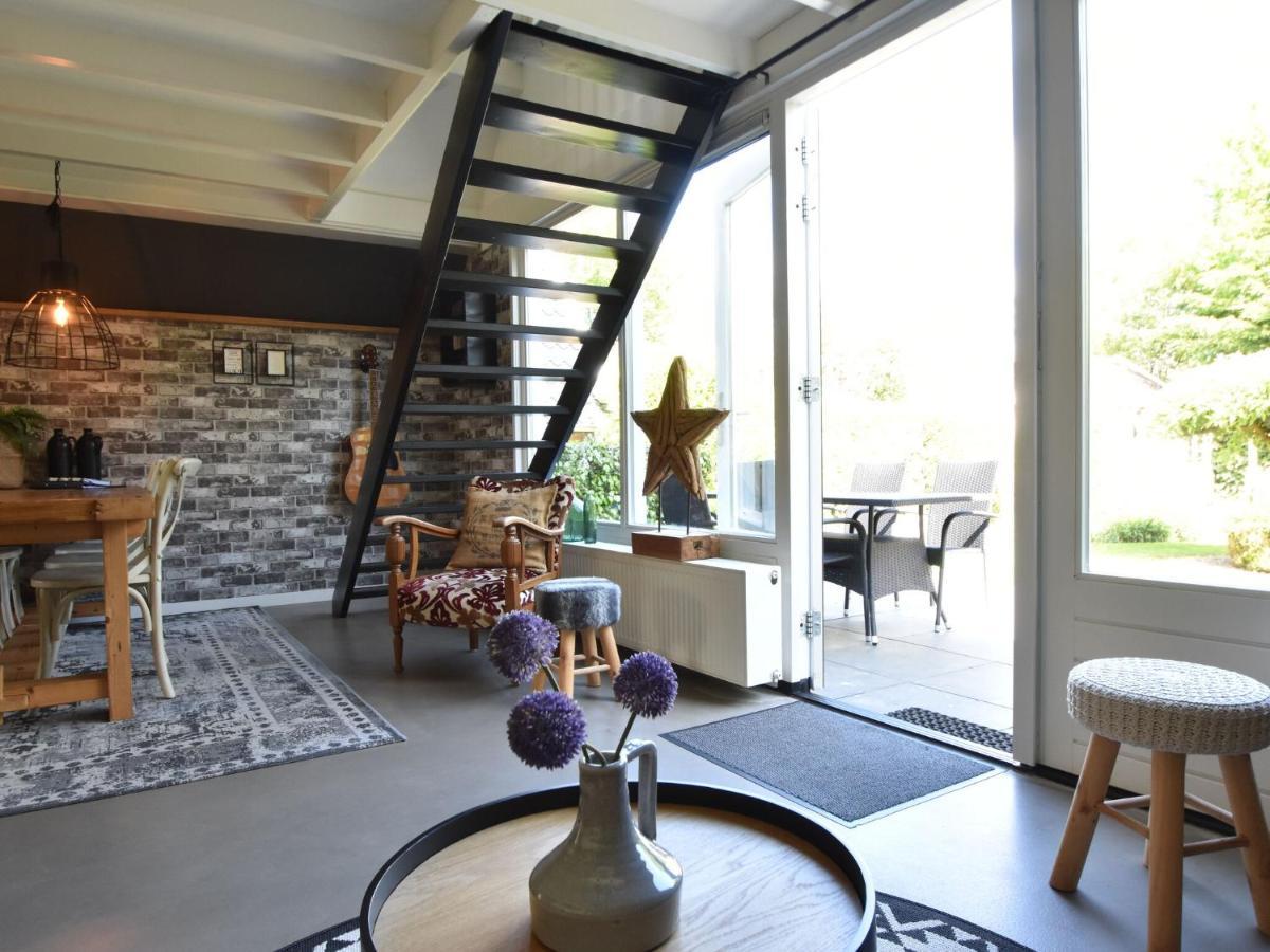Balmy Holiday Home In Tuitjenhorn With Fenced Garden Ngoại thất bức ảnh